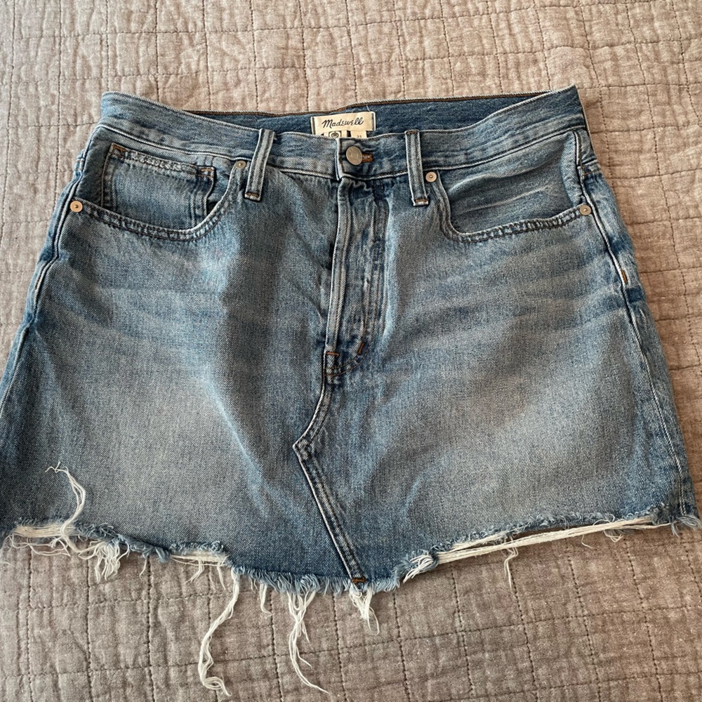 Adorable Madewell Jean skirt, size 30!